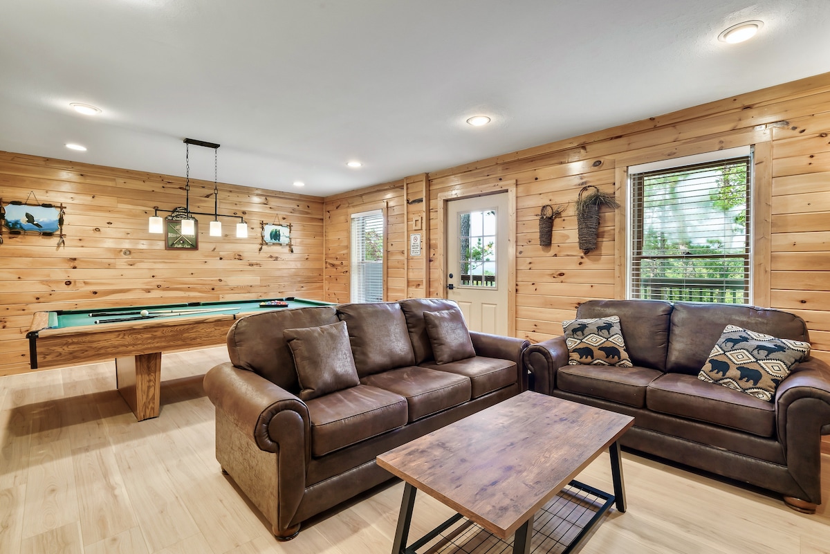 Treetip Moonshiners Getaway - Cabins for Rent in Gatlinburg