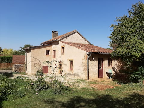 Top Airbnb: Quiet and green on the outskirts of Taizé. à Saône Et Loire