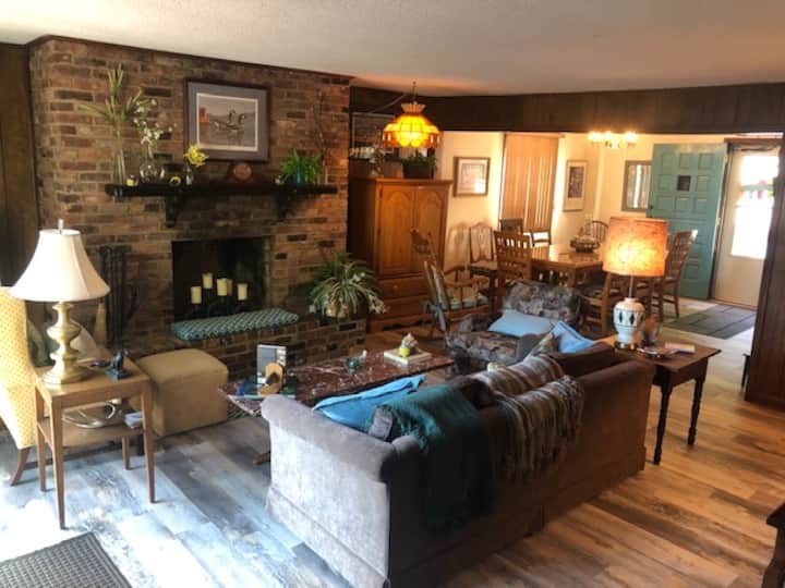 Exclusive Lakeside Retreat! - Morganton, NC