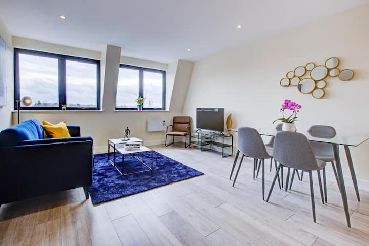 2br Cheam, Sutton | Free Parking | Close Wimbledon - Epsom