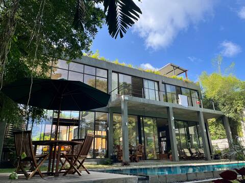 Lake Front Pool House Colombo