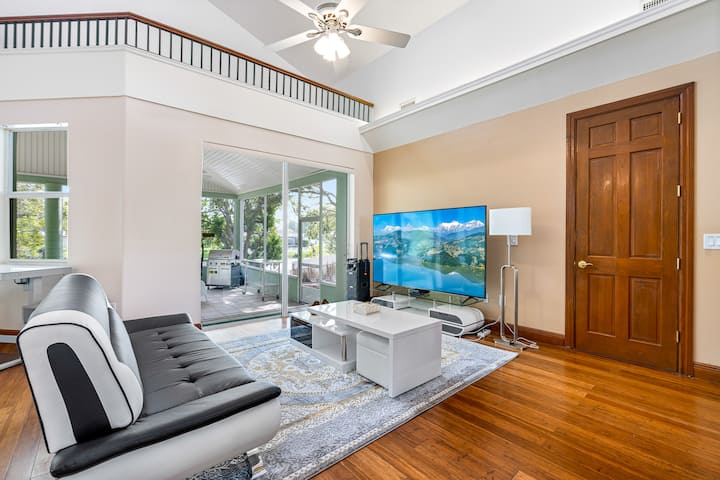 Lakeview Chic 3bd House For Golf/beach Lovers - Clearwater, FL