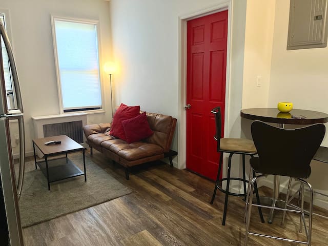 Greenwood Heights Delight – 3BR