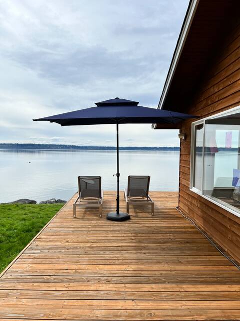 Anderson Island Private Beachfront Getaway