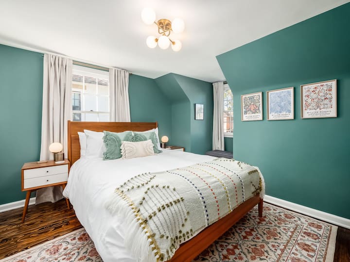 Lala vizuri kwenye godoro la Helix na mashuka ya Parachichi