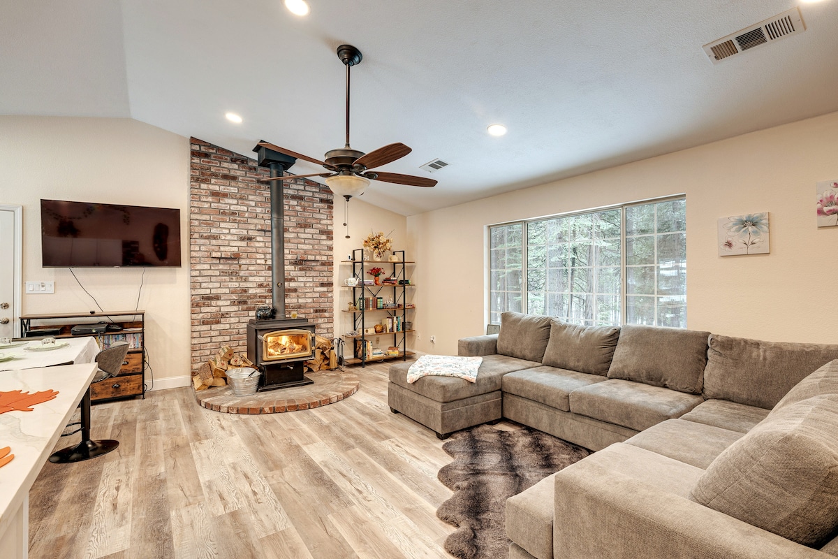 يوجد تلفزيون ذكي و 360 للعب الألعاب أو مشاهدة قرص DVD