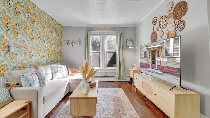 A Tropical Retreat In Rochester - Rochester, NY