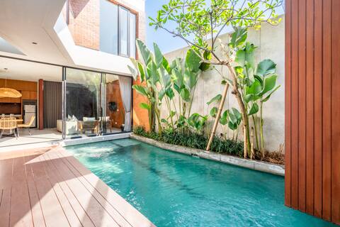 5min2Beach & Finn's Beach Club 4BR Private Villa