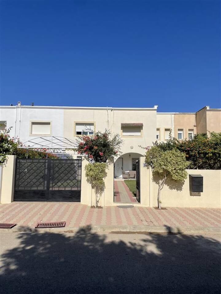 Magnificent villa with a pool Houses for Rent in Hammamet, Nabeul