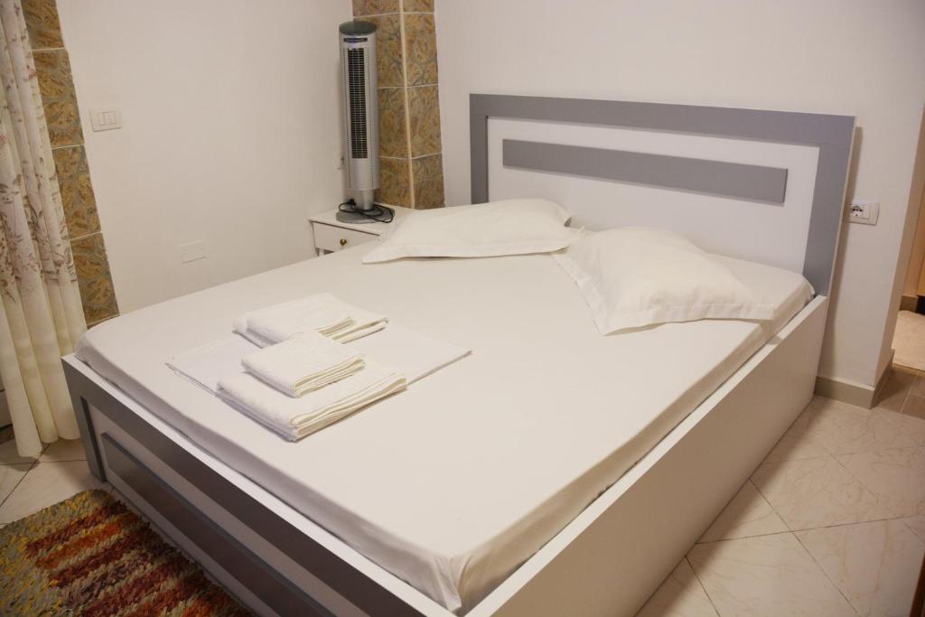 Listing 996108045253191271