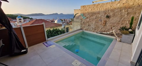 Apartment with pool in the center of PYLOS