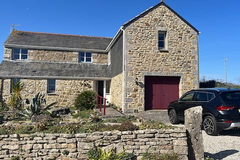 Triskele~Characterful Detached House Sleeps 10