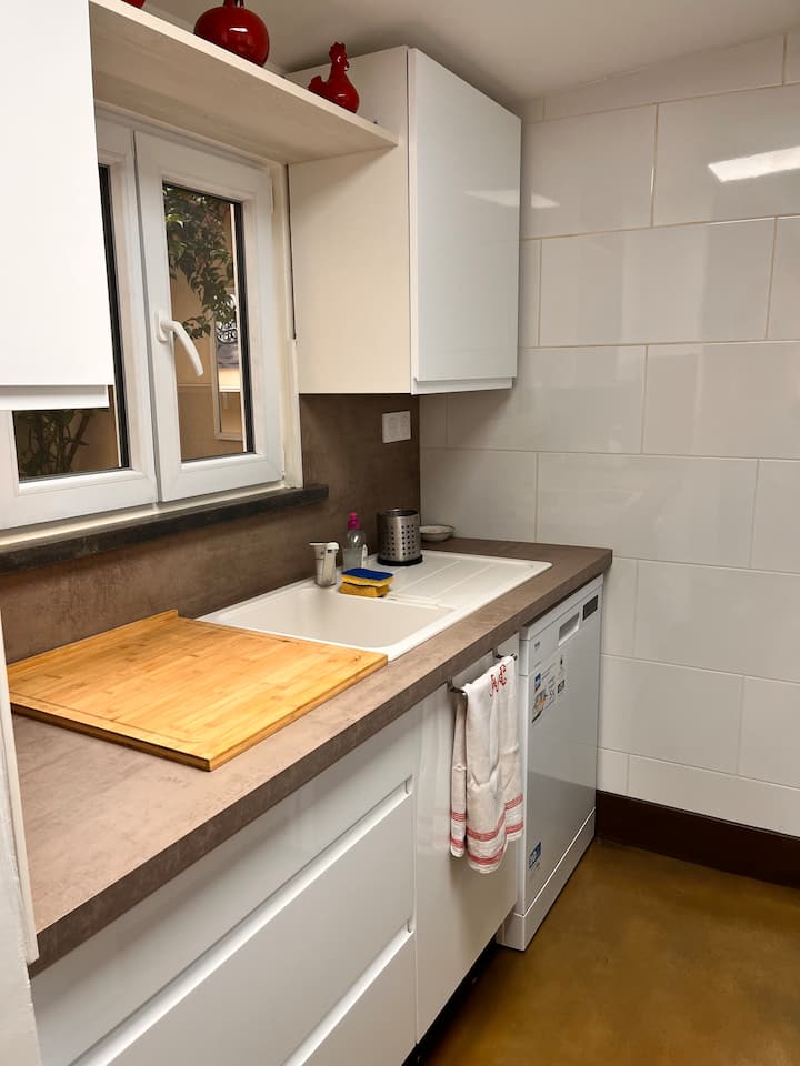Studio Intra-muros, Patio, Clim, Parking - Aigues-Mortes