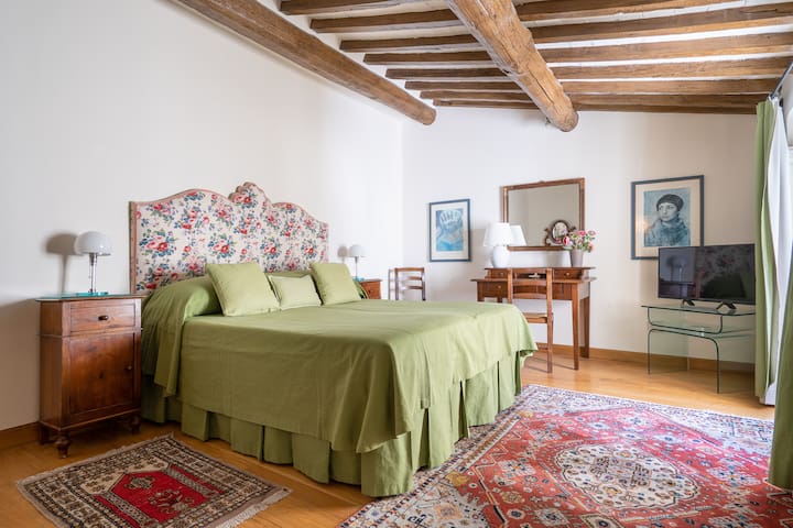 Palazzo Antellesi Medici Suite gallery image 2