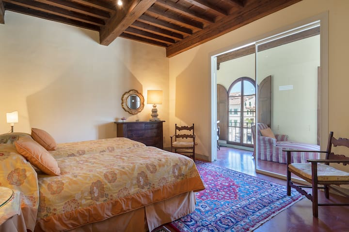 Palazzo Antellesi Medici Suite gallery image 4