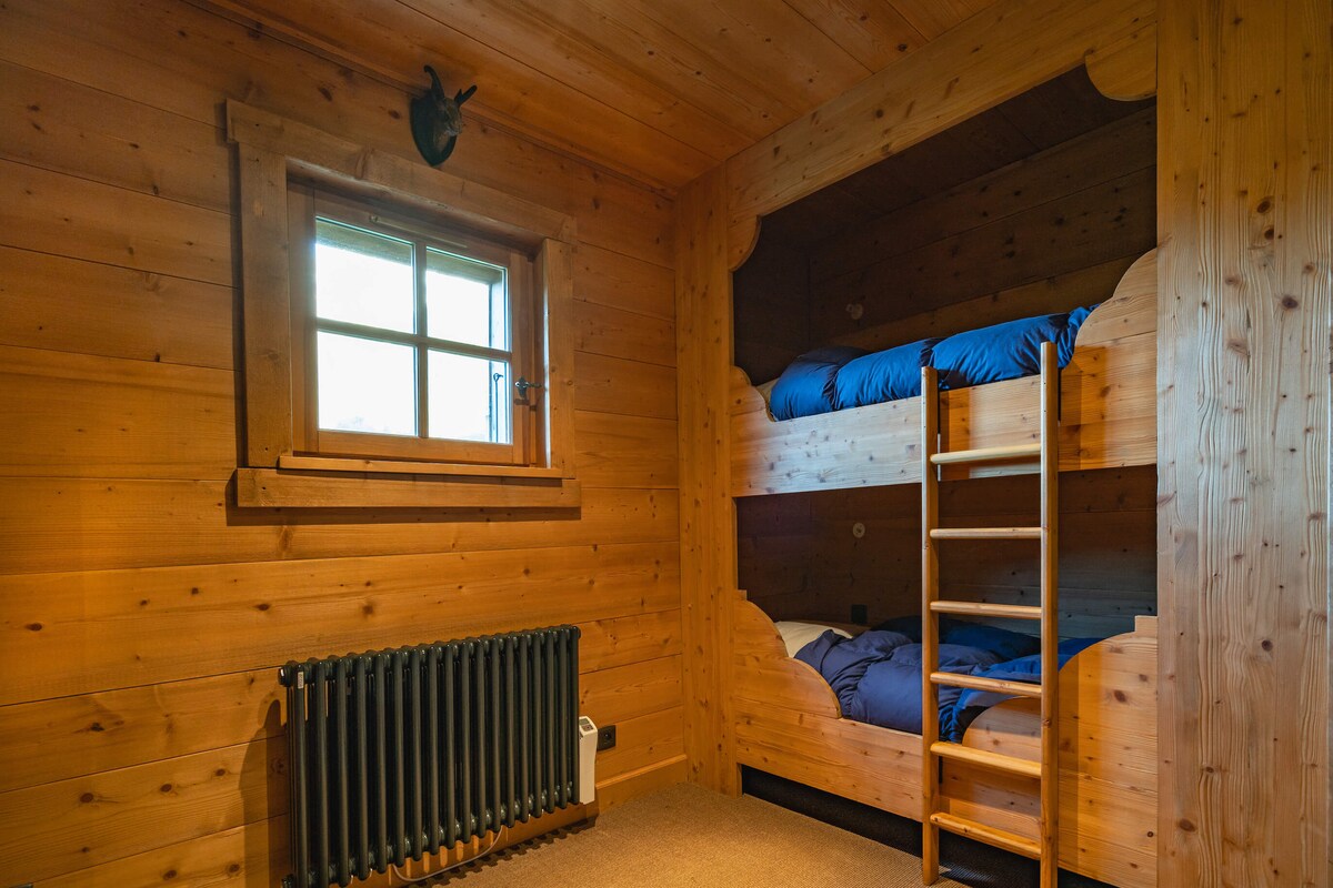 საძინებელი 1