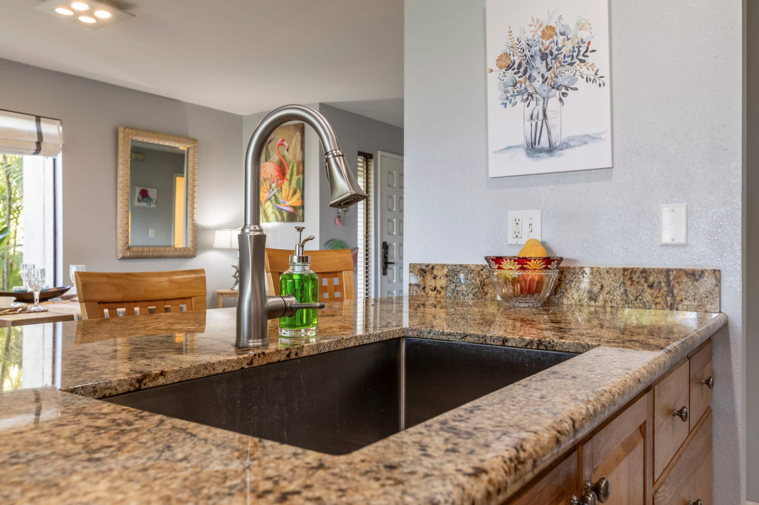 Condo in Kihei · ★5.0 · 1 bedroom · 2 beds · 2 baths - Image 11