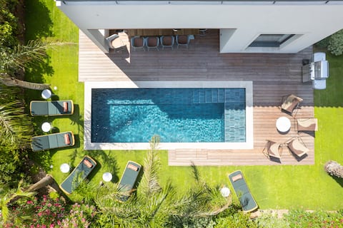 Villa in the heart of the Village of St Tropez (Les Carles)
