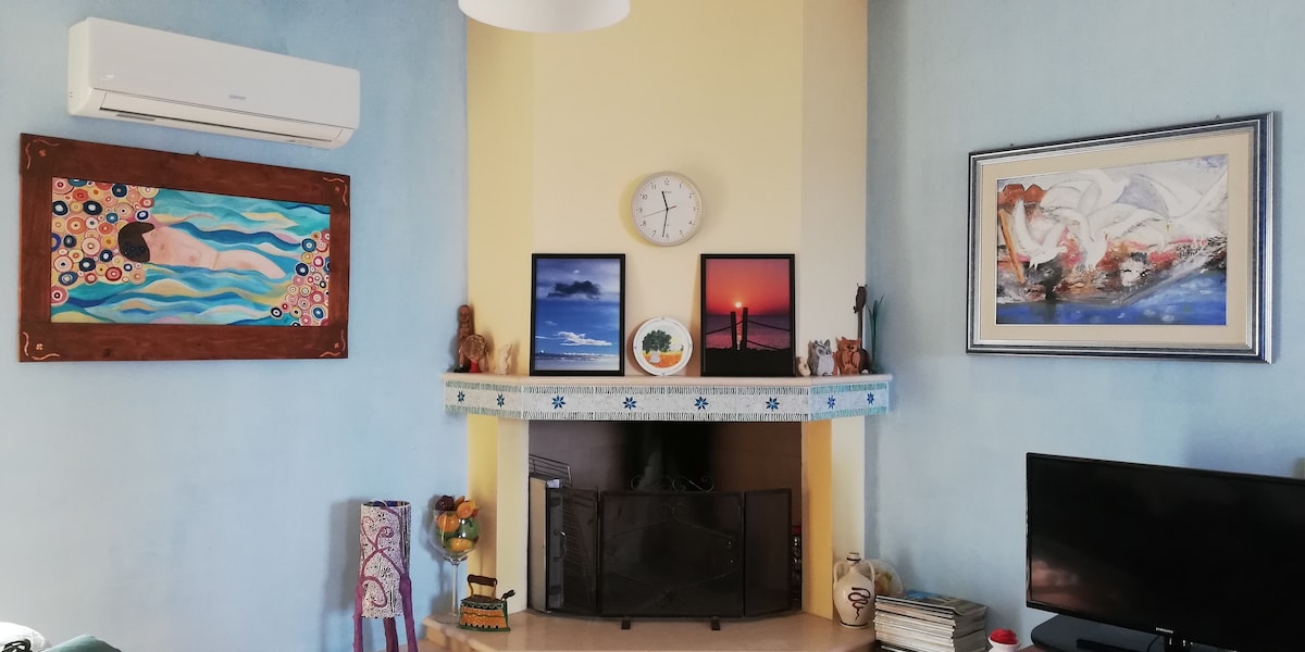 Popular Airbnb listing: Villa 20 meters from the sea with free beach in Mola Di Bari