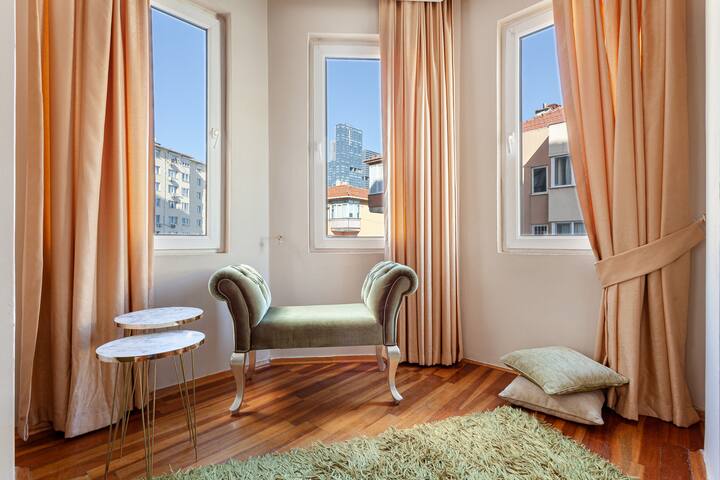 Superb-Spacious 4BR-2BA /1 Min.Cevahir Mall-Metro