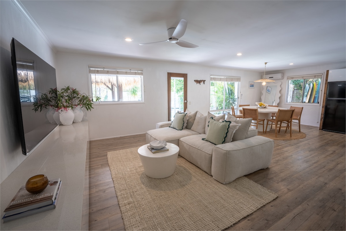 Annuncio Airbnb popolare: The Sunrise Beach House - Noosa Coastal Oasis a Sunrise Beach
