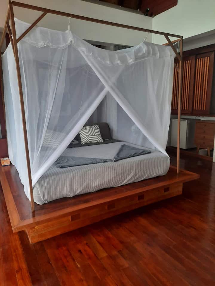 חדר השינה הראשי.