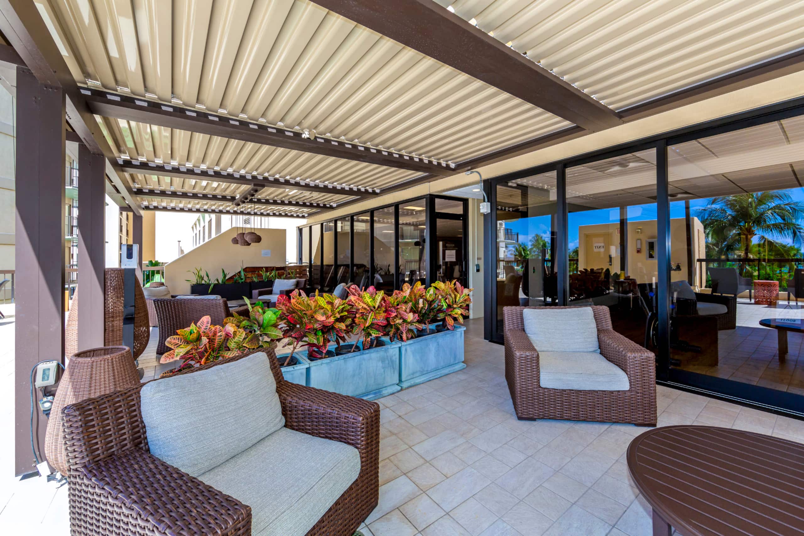 Condo in Honolulu · ★4.92 · 2 bedrooms · 4 beds · 2 private baths - Image 21