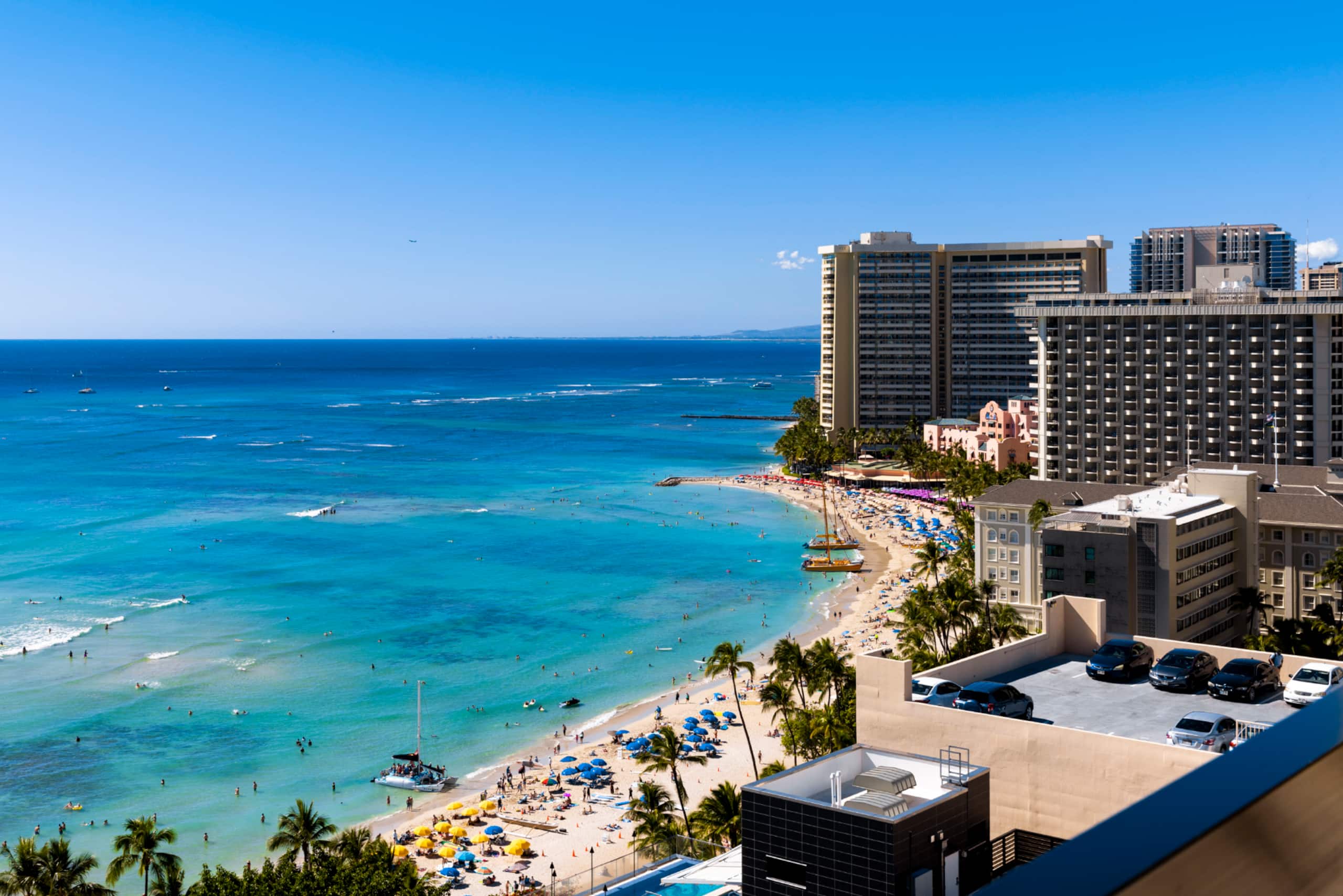 Condo in Honolulu · ★4.92 · 2 bedrooms · 4 beds · 2 private baths - Image 15