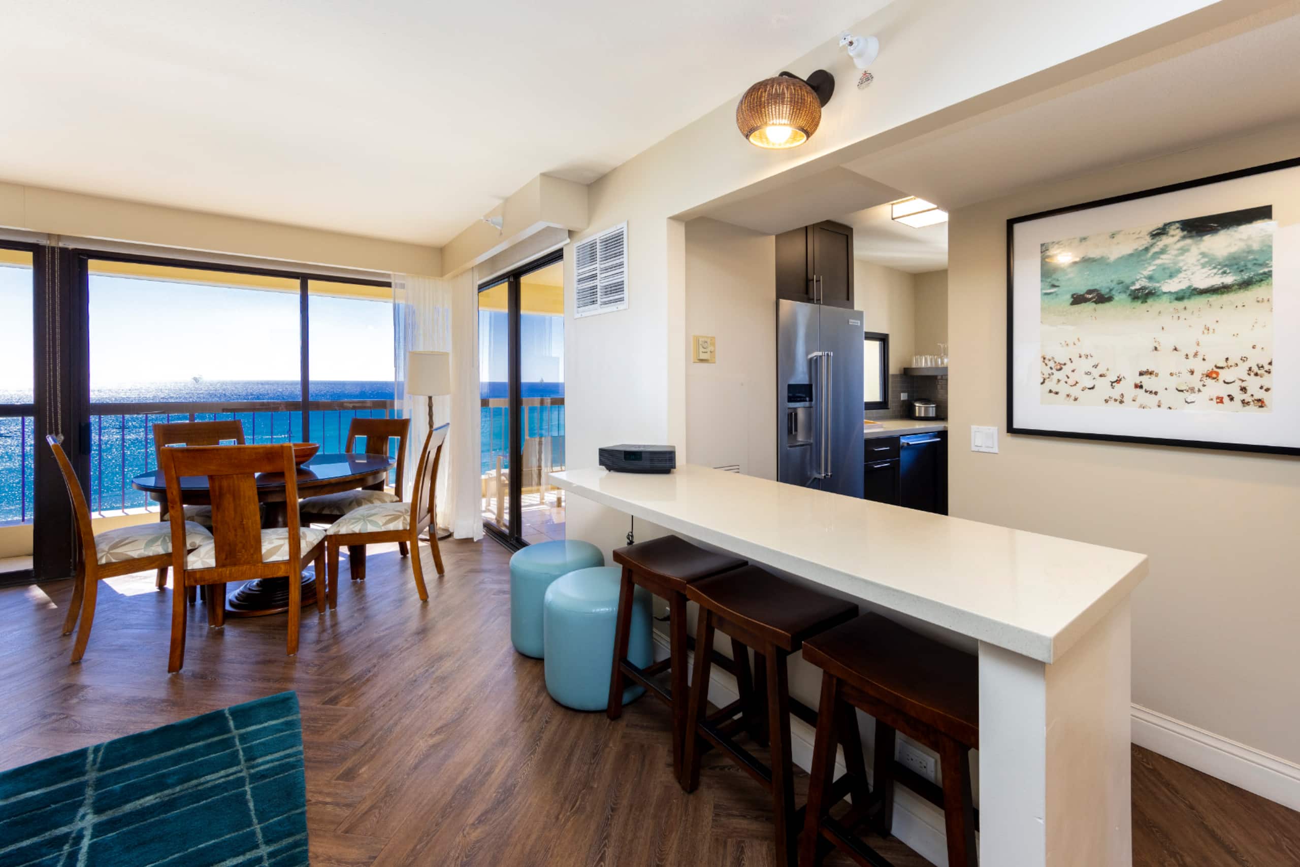 Condo in Honolulu · ★4.92 · 2 bedrooms · 4 beds · 2 private baths - Image 7