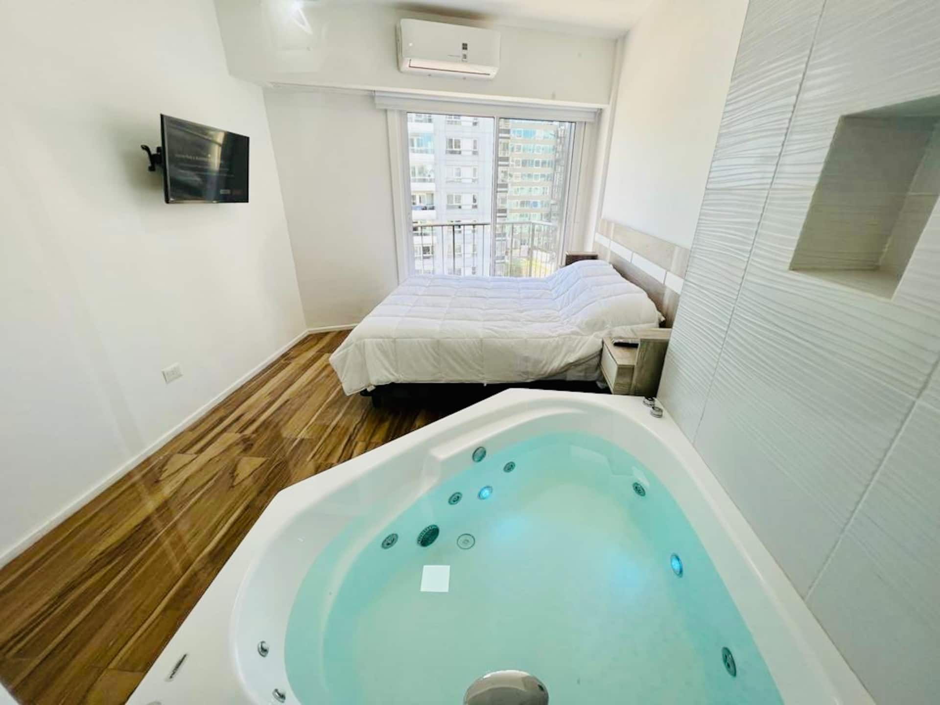 Renovated four-bedroom apartment in Palermo Hollywood with jacuzzi and balcony
