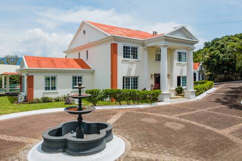 Serafina Villa French Mansion near SJO