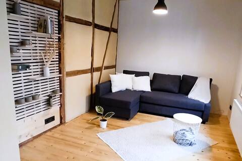 Lovingly renovated apartment, half-timbered house