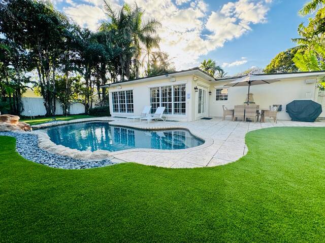 Beach Haven: Heated Pool, Hot Tub,Mini Golf, Beach gallery image 5