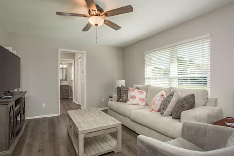 Successful Airbnb property: Pool home minutes from the beach. in Palm Harbor