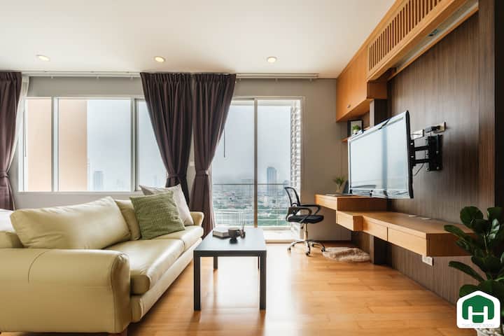 In Front Of Bts /5mins To Sathorn / 1bd High Floor - Khlong San