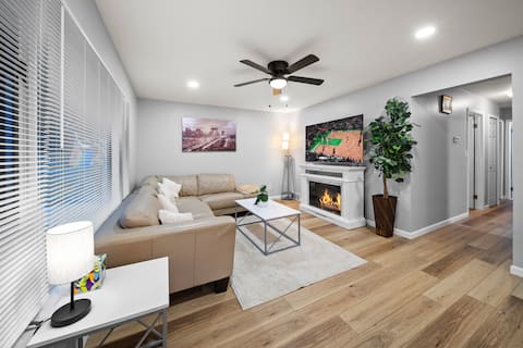 Spacious 4 Bed Room Haven in Clawson Near Bham