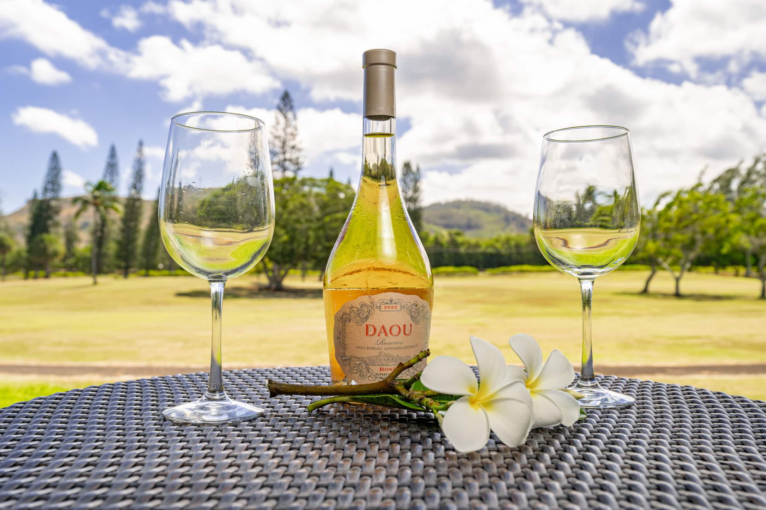 Condo in Kahuku · ★4.83 · 3 bedrooms · 4 beds · 2 private baths - Image 2
