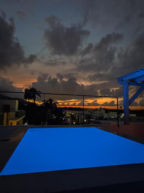 Penthouse With Private Hot Tub (Jacuzzi)