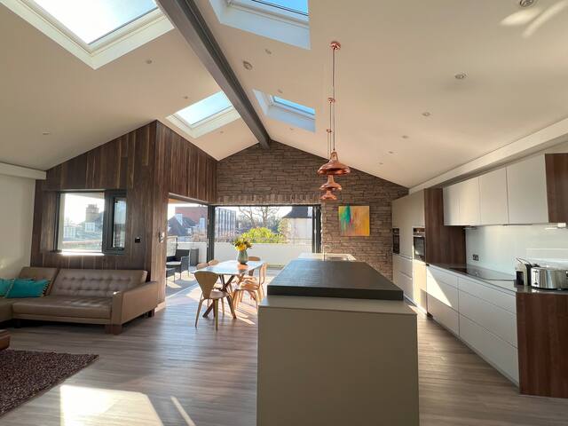 Luxury 4 bedroom house in Wimbledon village gallery image 5