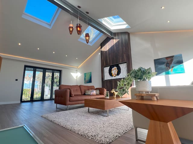 Luxury 4 bedroom house in Wimbledon village gallery image 2