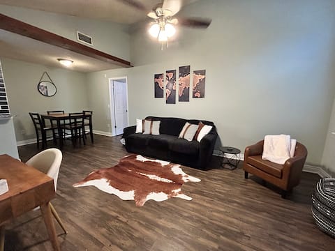 Top Airbnb: Whispering Woods Hideaway in Sandlewood