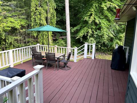 *Green Cedar Lodge*, Nature Lovers Dream!