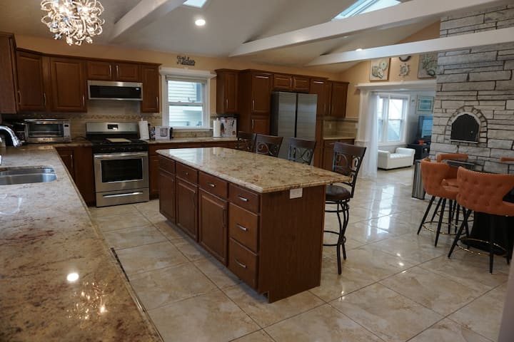 Home in East Haven directly on Waterfront