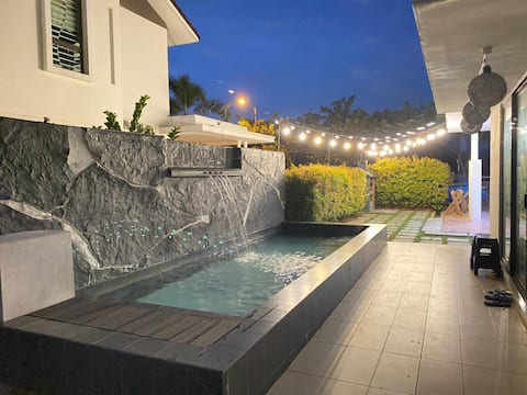PROMO- private pool Homestay Penang Kepala Batas