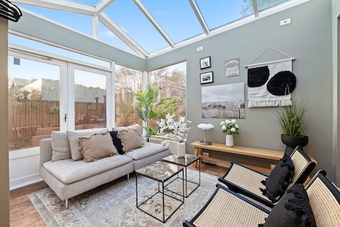 Massive Villa in Downtown Reykjavík with a Sauna