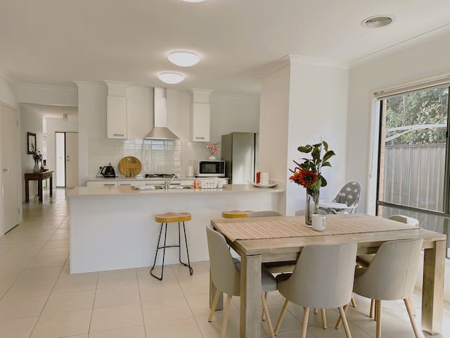 Lovely 5BRM house, BBQ/café/Wi-Fi