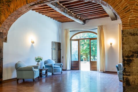 Popular Airbnb listing: Apartments Villa Del Vescovo – Ruscus in Capannori