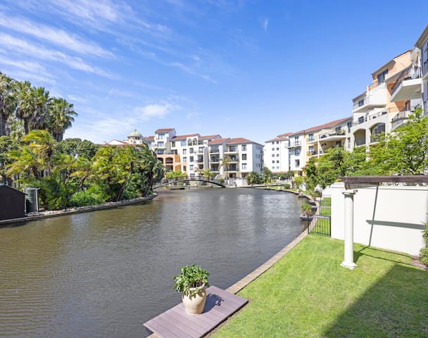 Capri On Lake gallery image 2