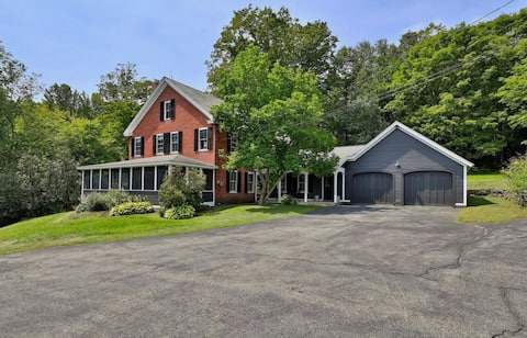 Maple Leaf Manor - a modern 1864 Farmhouse