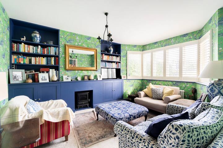 Entire bright spacious house gallery image 3